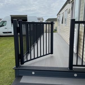 Decking-Handrail-with-gate